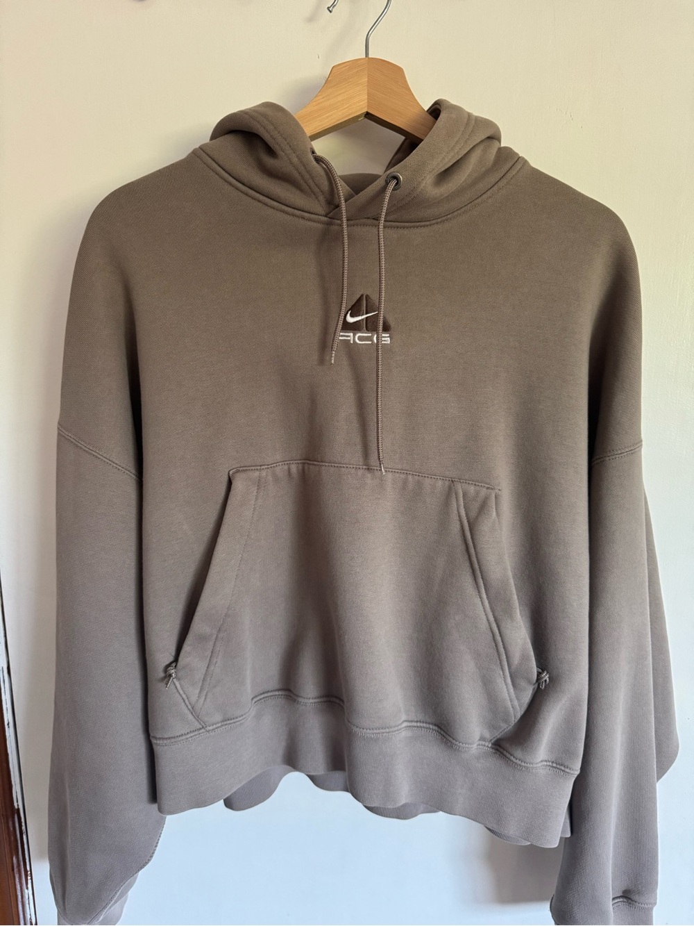 Nike boxy cropped hoodie